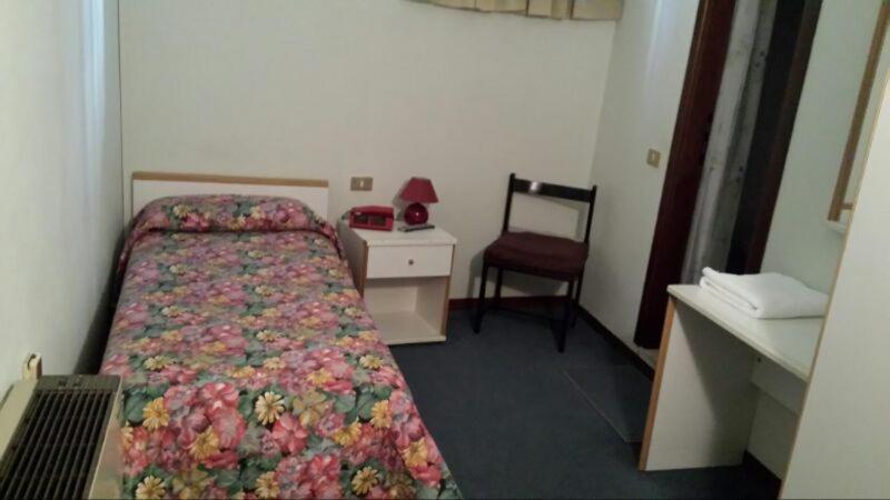 Hotel Primavera Desenzano del Garda Room photo